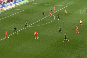 九游体育下载app-半场：拜仁2-0奥格斯堡，凯恩助攻格纳布里破门，迪亚斯建功