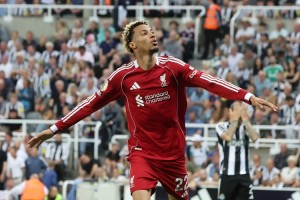 TA：利物浦认为仅哈兰德和姆巴佩在相同年龄段比埃基蒂克更有潜力