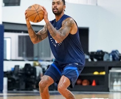 开练&amp;期待新赛季！独行侠官方晒新援拉塞尔多张训练照